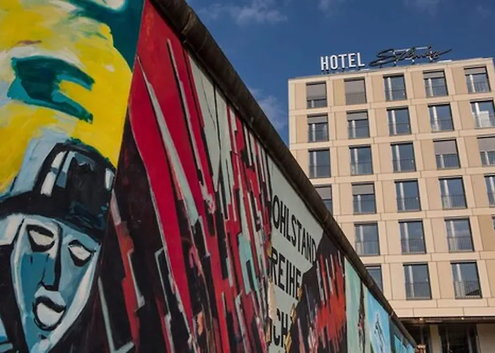 Schulz Berlin Wall At The East Side GallerySporthotels